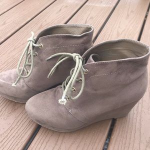 brown lace up booties!!